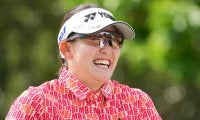岩井千怜が逆転で開幕戦連覇 菅楓華は2位、申ジエ生涯獲得賞金トップに
