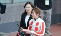JRA初の女性トレーナー、前川調教師が初陣　管理馬の初出走は8着