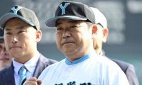 流行の逆を行く　山梨学院・吉田洸二監督の「自主性と強制」