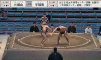まるで土俵で踊っているかのよう……体重60キロ角界最軽量力士、軽い身のこなしで躍動「魅せるねぇ」「すげぇ切り返し！」驚きの結末に騒然