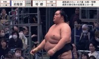 「マニアですね」人気タレントの“ガチすぎる”大相撲観戦スタイルが話題 “二刀流”に元力士も驚き「相撲好きやもんな」ファン共感