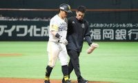 鷹また故障者か…海野が足を引きずり途中交代　三塁まで進むも急ブレーキ、右足抑えて苦悶