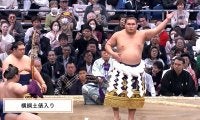 「つまみ出せ」「自分に酔ってるだけ」横綱土俵入り、ファンの“異様”な振る舞いに批判殺到「空気読めんのかな」困惑の声も