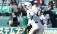 二松学舎大付が東京勢として55年ぶりの開幕戦勝利、1番・入山が「汚名返上」の決勝打で柳ケ浦破る【25年センバツ】


