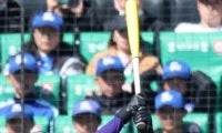 大谷翔平もつけた「17」　花巻東・4番、木製バットで快音　センバツ