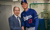 大谷翔平、王貞治会長と笑顔で握手の2ショット　長嶋茂雄氏に続き…SNS更新