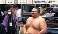 16歳力士、朝乃山にド迫力のぶちかまし 衝突音に「おぉ」館内どよめき 全勝対決で若さ爆発