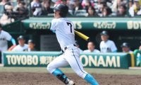 一昨年覇者・山梨学院が天理を破って3年連続初戦を突破！4回に逆転劇、3人の継投で逃げ切った【25年センバツ】

