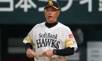 鷹で珍事…捕手の防具に投球がハマり勝ち越し許す　まさかの失点にベンチ呆然