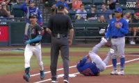 めっちゃ嬉しそう！ カブス今永昇太が“神リアクション”「これが愛される理由」 味方の体を張った好プレーに見せた“ほっこりシーン”