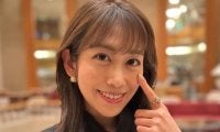 ｢仕上がってるなぁ｣“NHKの峰不二子”サウジ戦をプラベ観戦！ユニフォーム＆メガネ姿に｢美人すぎます｣の声