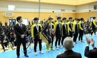 駿台甲府でハンドボール部の優勝報告会　2年連続の「高校3冠」誓う