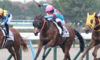 桜花賞当日の阪神競馬場は雨 道悪で外伸び馬場になるか