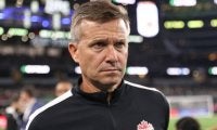 主審への「容認できない行為」によりカナダ代表監督が2試合出場停止に、追加処分にカナダサッカー協会「失望している」