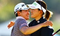 双子プレーにLAがわいた 岩井明愛が千怜と同組で首位に「優勝争いがうれしい」