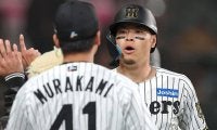 佐藤輝明が「バケモン過ぎる」　広い甲子園での衝撃弾に「打ち方会得した」