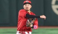 安打許さぬ“回転ジャンピングスロー”にX衝撃「華麗すぎる」　広島名手が「エグすぎる」