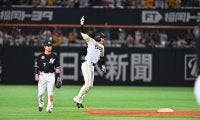 鷹、劇的サヨナラ勝利！　9回2死から大逆転…代打・川瀬が大仕事、連敗５でストップに本拠地熱狂