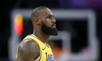 PO1回戦敗退でキャリア22年目を終えたレブロン…今後の去就は「今の段階では答えられない」