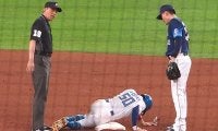 日本ハム・五十幡が盗塁時に負傷か　スライディング後に倒れこむ…カートに乗り交代