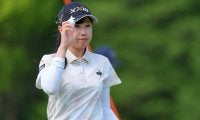 復活Vへ菅沼菜々が首位浮上 ツアー未勝利の仲村果乃も並走