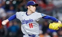 佐々木朗希、7度目先発でMLB初勝利 3時間6分遅延も5回4K3失点、自己最多98球＆最速155.6キロ粘投　勝利の瞬間には笑顔も