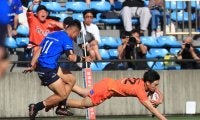 閃光は駆け、ヒーローの系譜に名を連ねる。ドラマチックな名勝負の行方は次章へ