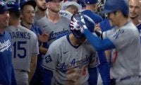 なんだ、ただの聖人か… 大谷翔平、チームメイトに“神対応”「優しすぎ」「めっちゃ嬉しそうｗ」 ホームラン直後にはしゃぎまくる