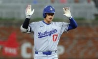 大谷翔平、均衡破る三塁打で5試合連続安打　中盤一挙6点の猛攻でドジャース快勝
