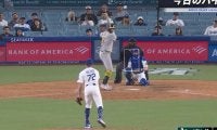 「大谷さんかよｗ」ドジャースボロ負けで“まさかの珍光景”「ボコボコやん」60キロ“山なり超スローカーブ”！？ ド軍ロハスが“大谷翔平グラブ”で登板… ファン爆笑