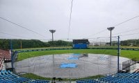 関東大会はあいにくの雨模様…試合開始予定を11時20分に遅らせて開催へ！横浜vs作新学院、東海大相模vs常総学院など名門対決実現【25年春高校野球】
