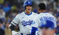大谷翔平が「逆方向に粉砕した」　単独トップ豪快118メートル弾に放送局興奮