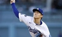 山本由伸、5回まで“圧巻”の無安打投球！前々回5失点のDバックス相手に無双状態…カーブは「えげつない動き」