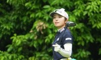 佐久間朱莉とルーキー荒木優奈が3打差首位で決勝へ