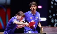 快進撃の“大吉”ペアが香港に圧勝で銀メダル以上を確定　吉村真晴、大藤沙月が2017年大会以来の金に王手【世界卓球2025】