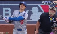 大谷翔平は「数時間前に打者に投げてた男です」現地記者も驚愕のホームラン→本人は“全力マッチョポーズ”披露で「疲れ知らず」アピール