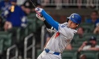 大谷翔平、衝撃のプレーボール弾　2戦連発でMLB単独トップ19号…5月12発目で由伸援護