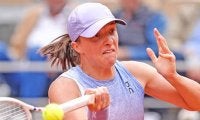  全仏女王 ラドゥカヌに完勝 