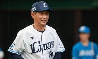 西武を変えた西口監督の“寄り添う姿”　選手も証言、コーチも「差された」対話術