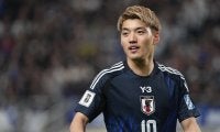 ｢この角度ドキドキします｣サッカー日本代表・堂安律、カラフルカーディガン＆ヒゲ姿が爆イケ｢オフ感が出てていいですね｣