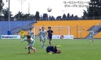 嘘だろ…U-20日本代表DFが“超危険な垂直落下”→驚愕のノーファウル「イエローだろ」「わざとだよ…」「判定基準が異常」メキシコMF＆主審に批判殺到