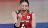 女子バレーで「初めて見た！」開幕4連勝の日本代表が魅せた“珍しい瞬間”に「みんな可愛い〜」「頭追いつかなすぎ」