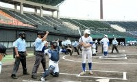 「大きく、わかりやすく」　夏の高校野球へ審判員講習会　佐賀