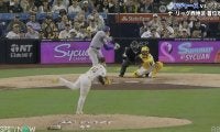 大谷翔平、ピッチャーゴロで“まさかの展開”「ウソだろ」「笑うしかない」相手投手が痛恨ミス→一塁蹴って超加速