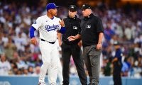 ドジャース戦が大荒れ、3死球飛び交う　大谷死球で監督大激怒＆退場…一触即発の事態