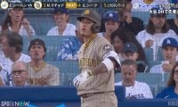 “遺恨シリーズ”ドジャース戦でパドレス・マチャドがみせた「意味深」リアクションが話題…すっぽ抜けにブチギレ→ウインクが「怖すぎる」