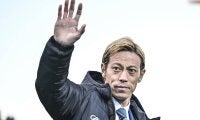 ｢打てるんかーい！｣｢スーパースターやなあｗ｣元日本代表・本田圭佑の13球目の特大ホームランが話題！｢スイングのキレと回転がキレイすぎる｣の声