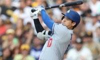 大谷翔平、27号で日米通算300号　2試合連発、打者天国での豪快アーチに敵地騒然