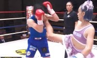 空手7連覇の“脚長”女子が衝撃の流血TKO 顔面破壊に「止めた方がいい」「タオル投げて」驚きと心配の声