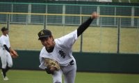 世代屈指の高校生左腕が初戦から登板！打者1人を三振に打ち取り、観衆を沸かせる